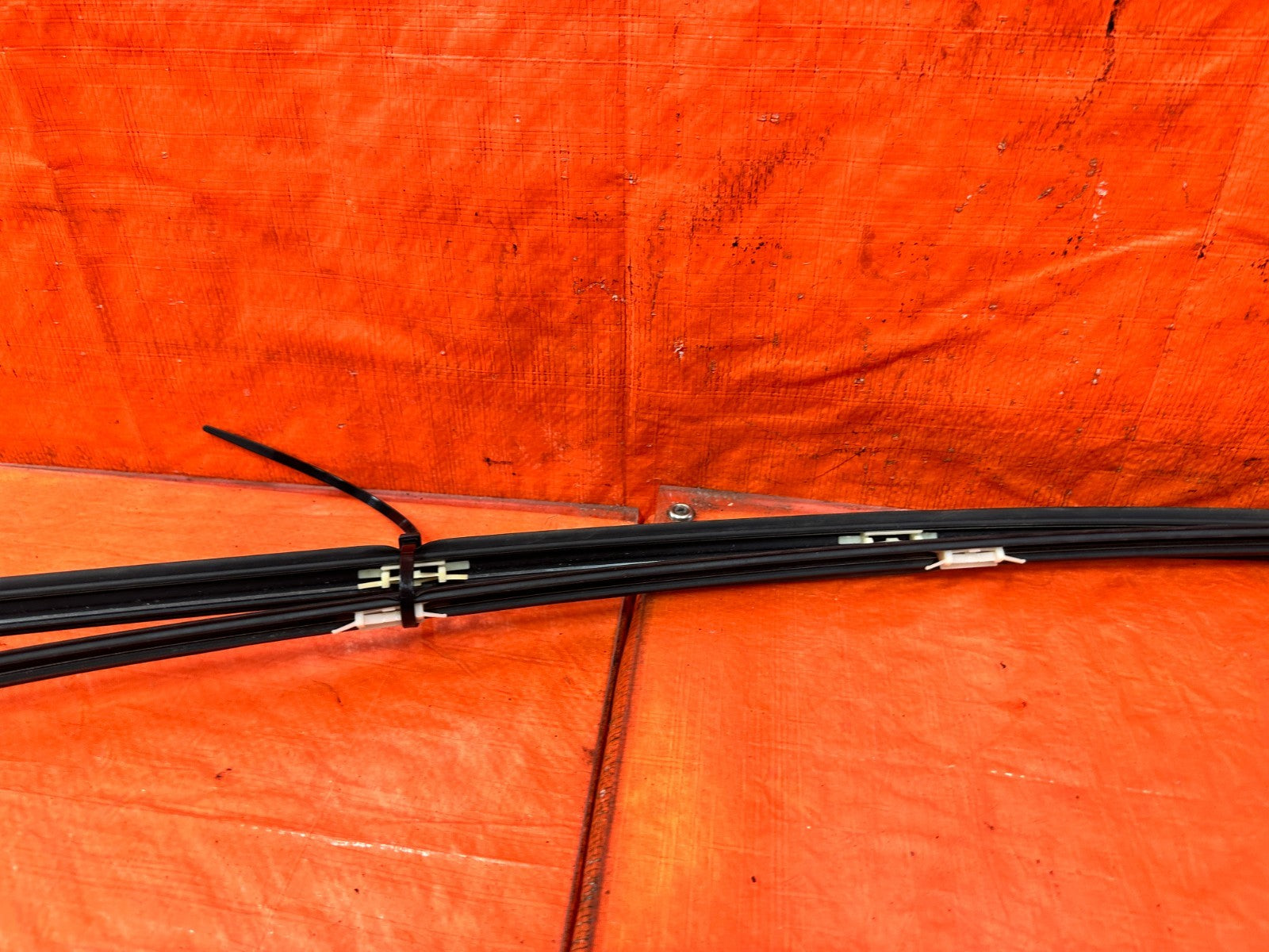 13 16 HYUNDAI GENESIS COUPE   ROOF TRIM WEATHER STRIP SET   LEFT & RIGHT OEM 31816
