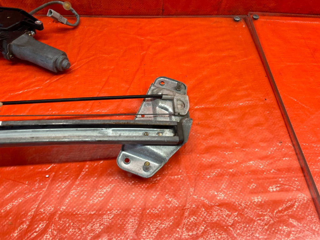 94 01 ACURA INTEGRA SEDAN PASSENGER RIGHT FRONT WINDOW REGULATOR MOTOR OEM #1591