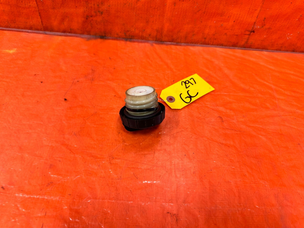 HONDA GAS CAP 92 00 HONDA CIVIC 93 97 DEL SOL 95 01 PRELUDE 97 01 CR V OEM 2972