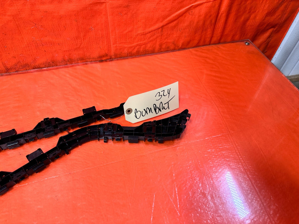 18 22 HONDA ACCORD 1.5L   LEFT AND RIGHT REAR BUMPER CLIPS RETAINERS OEM #32411