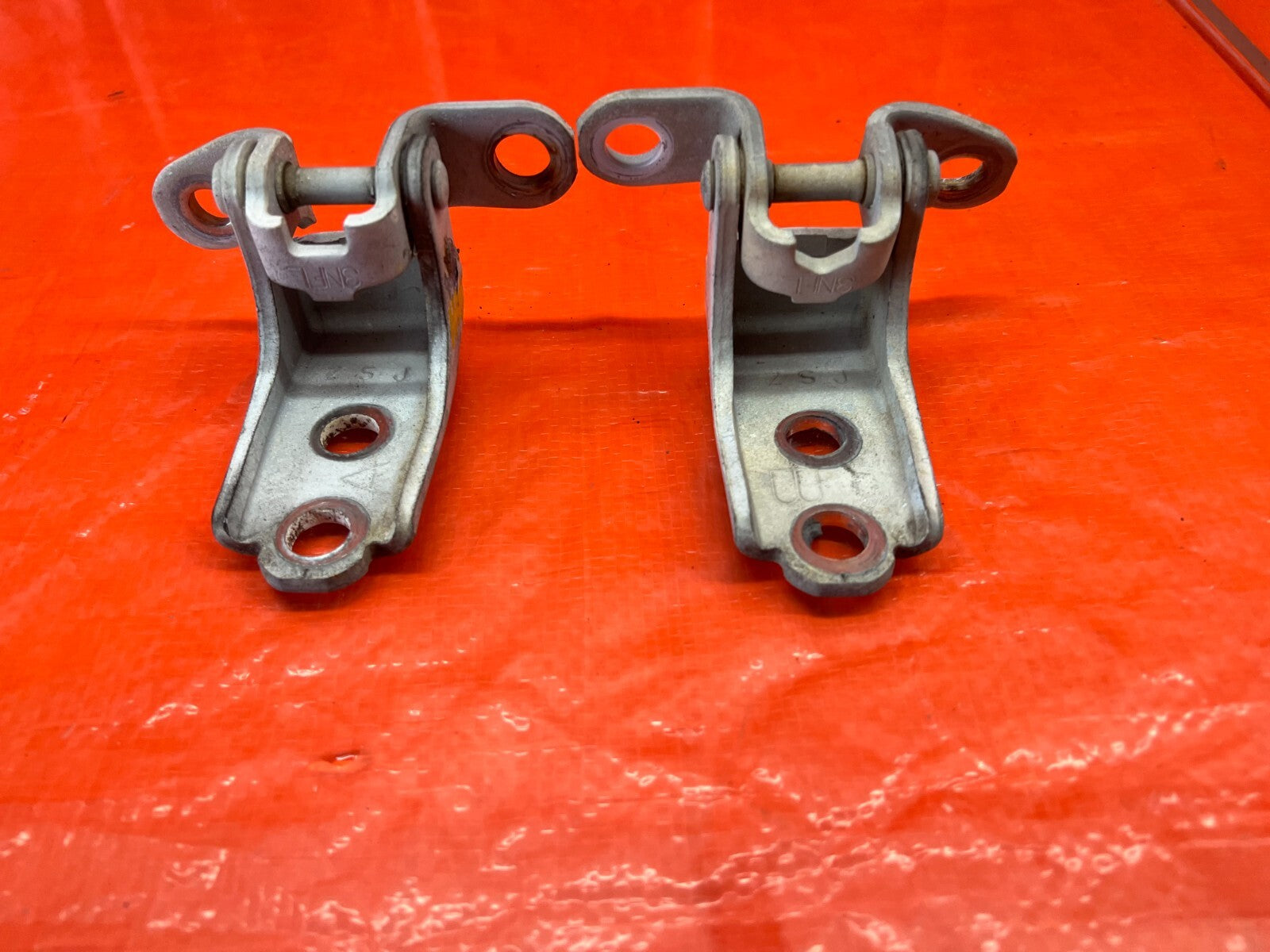 02 06 ACURA RSX   DRIVER LEFT FRONT DOOR HINGE SET UPPER LOWER   OEM #1404