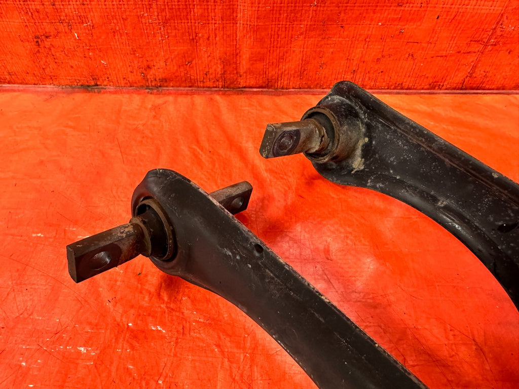 97 01 HONDA CR V CRV LEFT AND RIGHT REAR UPPER CONTROL & COMPENSATOR ARMS 3013