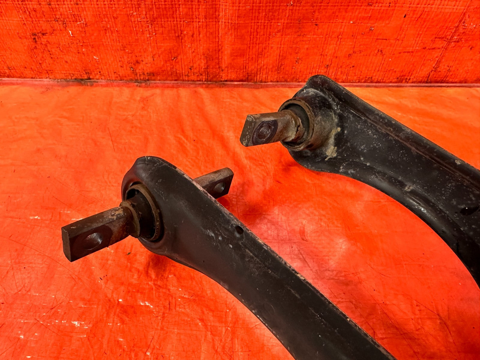 97 01 HONDA CR V CRV LEFT AND RIGHT REAR UPPER CONTROL & COMPENSATOR ARMS 3013