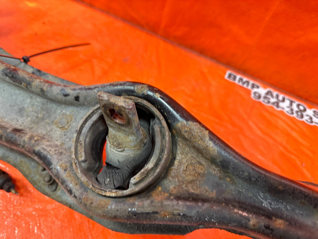 94 01 ACURA INTEGRA   PASSENGER RIGHT REAR TRAILING ARM WITH CALIPER ROTOR CABLE12