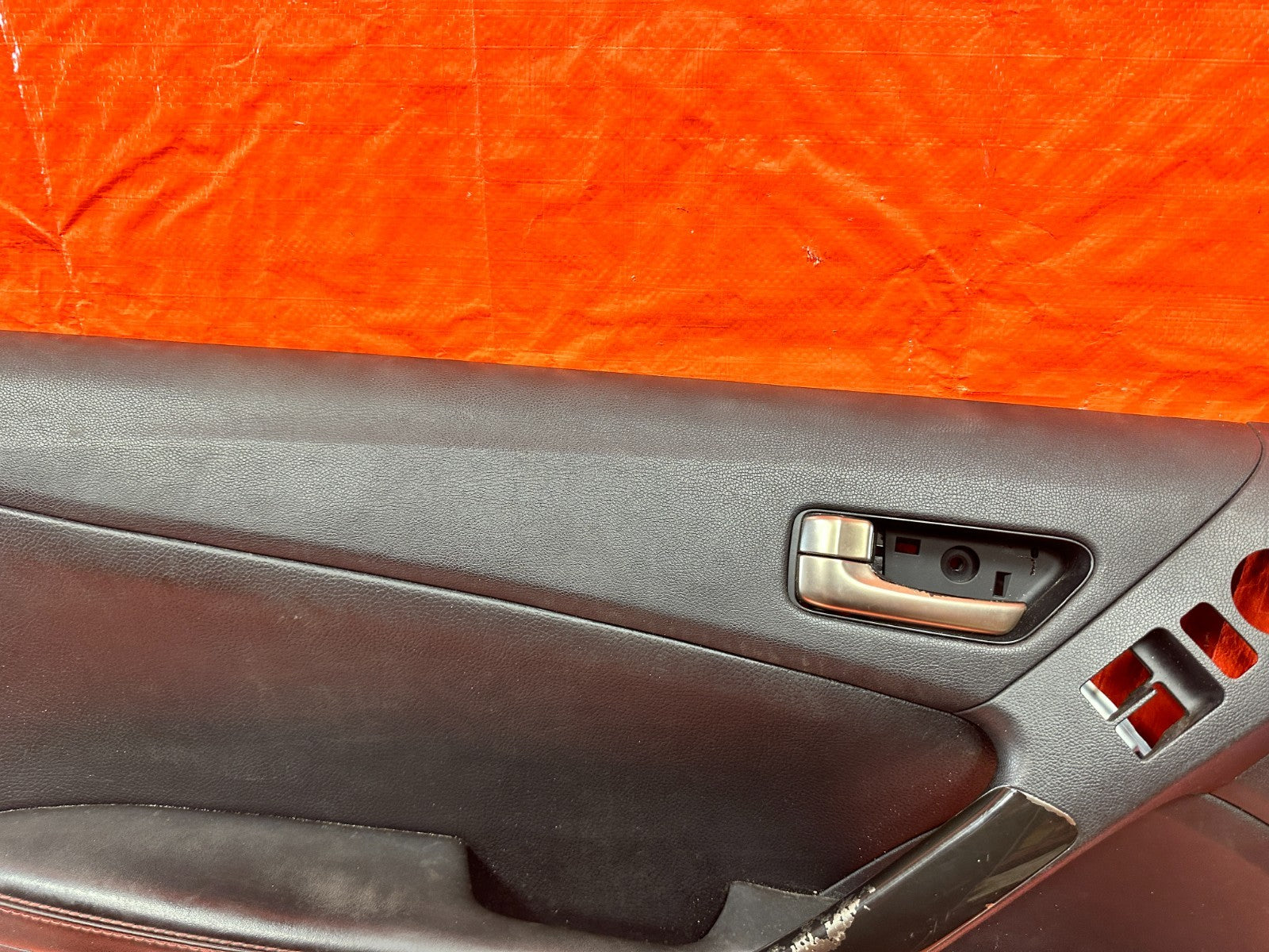 13 16 HYUNDAI GENESIS COUPE   R SPEC   LEFT AND RIGHT DOOR PANELS CARDS LINERS12