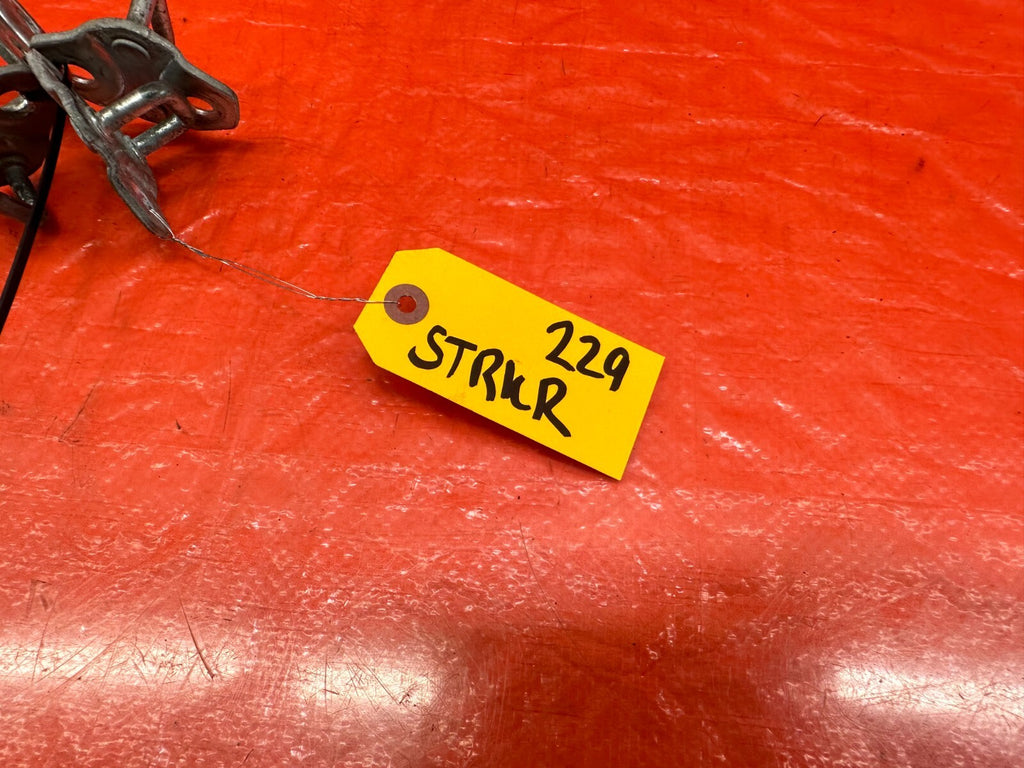 94 01 ACURA INTEGRA SEDAN   LEFT RIGHT FRONT REAR DOOR STRIKERS CATCHERS OEM 2291