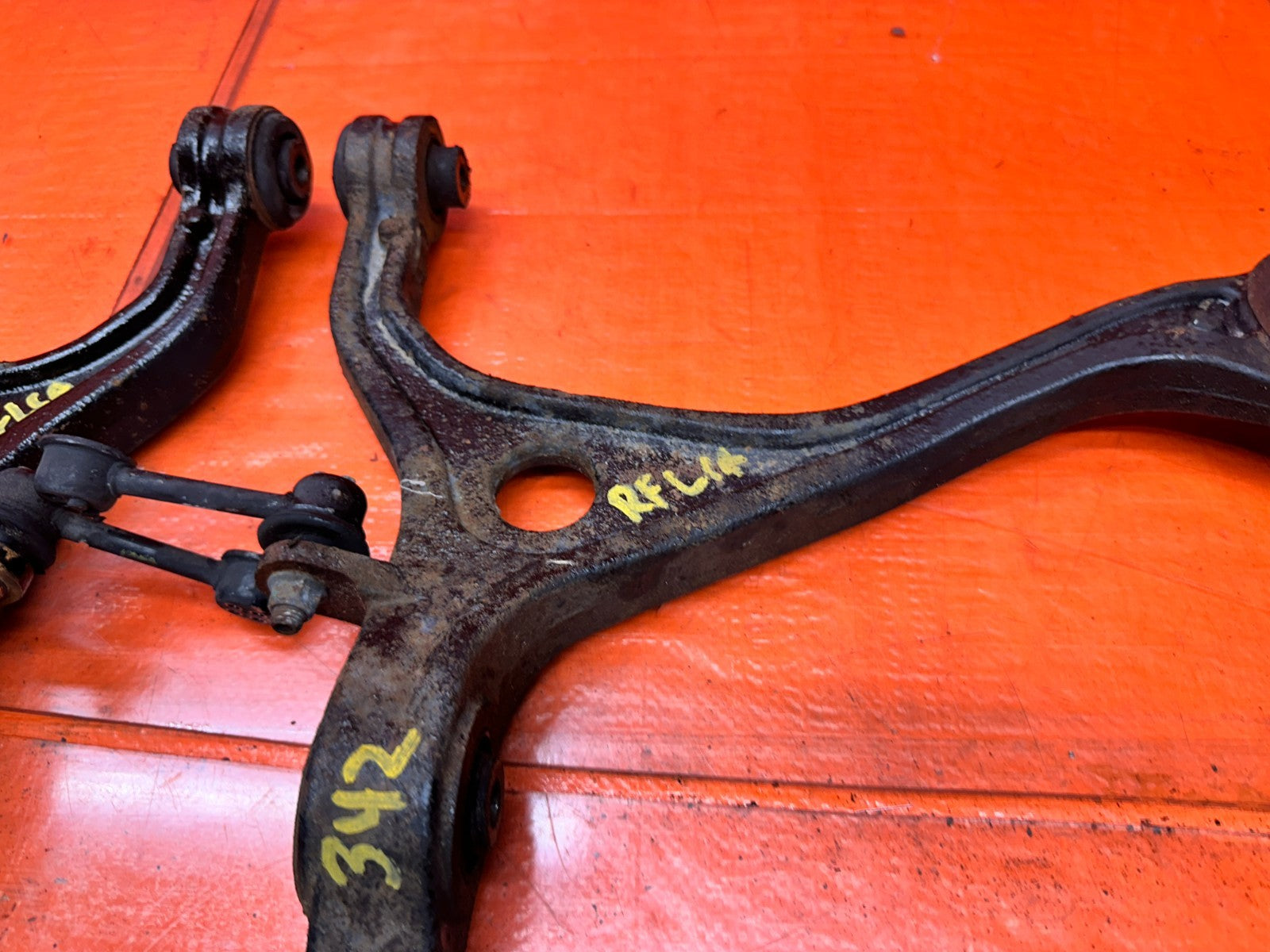 04-08 ACURA TSX 4D LEFT & RIGHT FRONT LOWER CONTROL ARMS DRIVER PASSENGER #3426