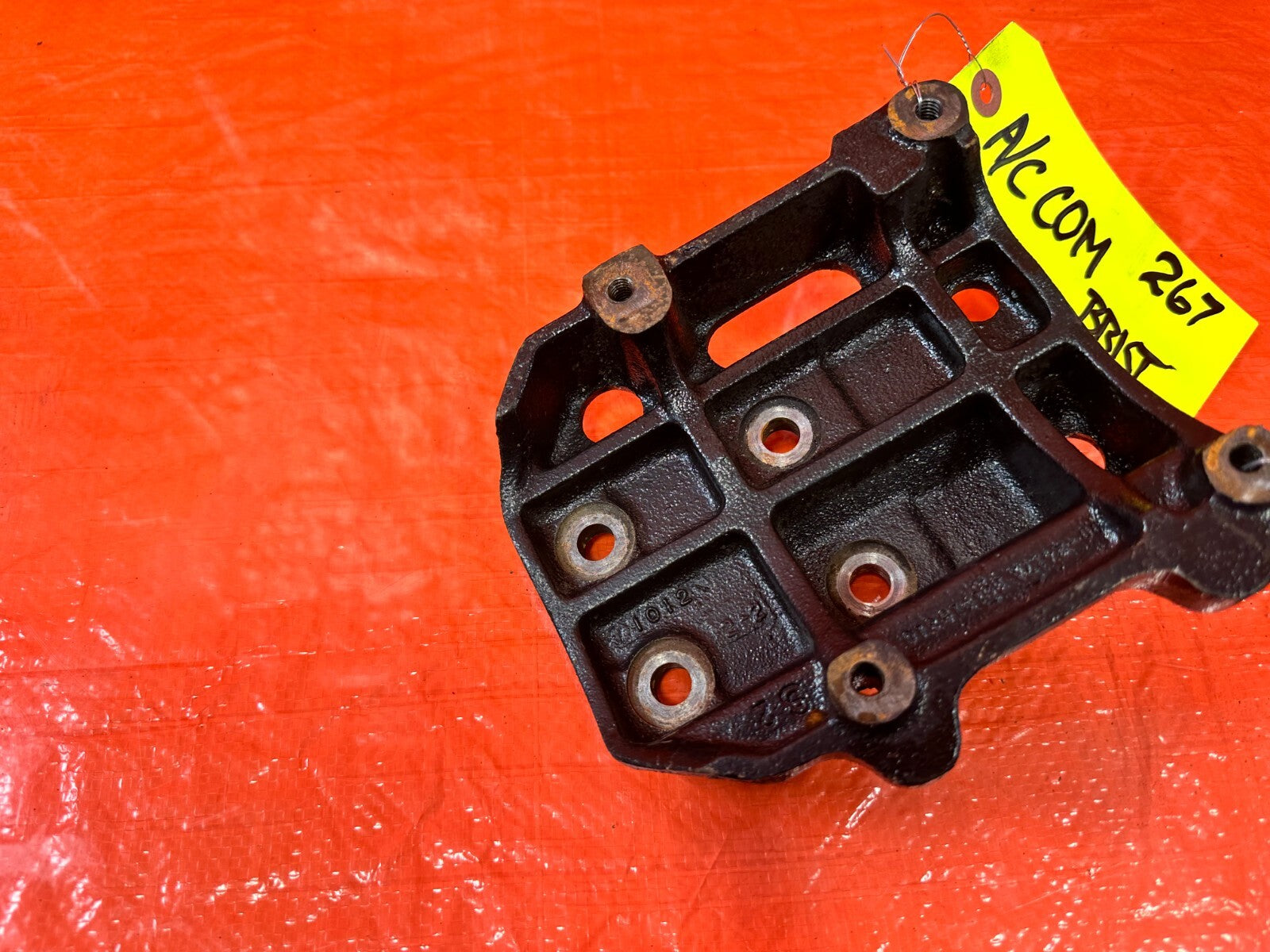 90 93 MAZDA MX 5 MIATA   AIR CONDITIONING AC COMPRESSOR PUMP BRACKET   OEM #2674