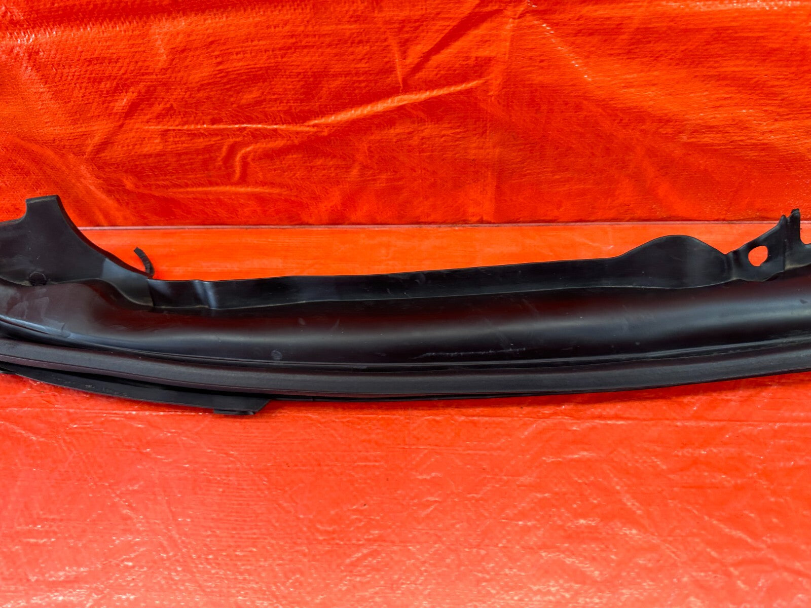 08 15 INFINITI G37 & Q60 COUPE DRIVER LEFT FRONT   FENDER SEAL TRIM GASKET #1906