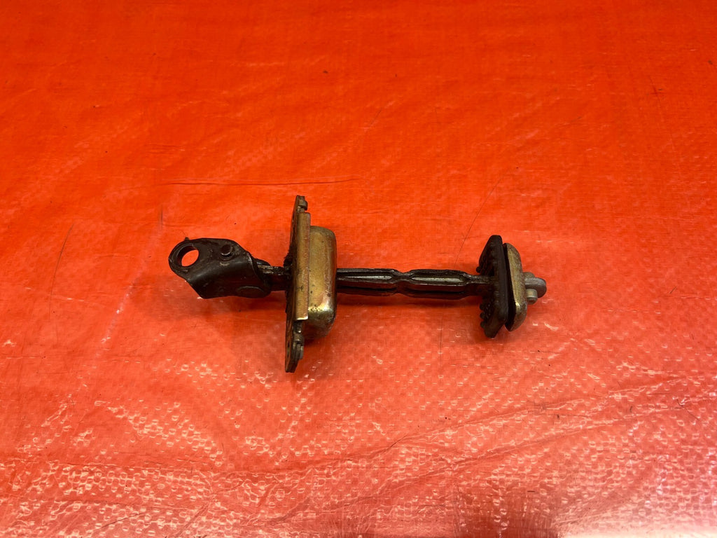 96 00 HONDA CIVIC COUPE & HATCH PASSENGER RIGHT DOOR CHECKER HINGE ARM OEM #1917