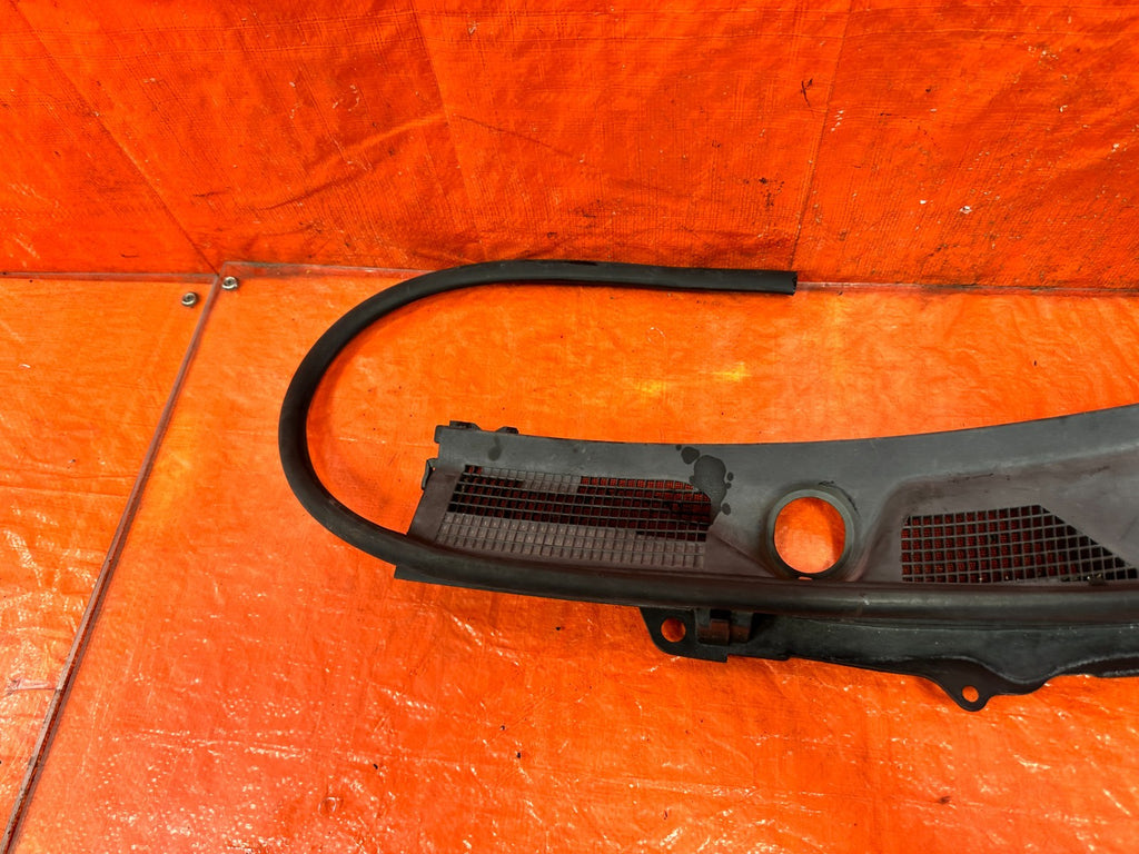 08 15 INFINITI G37 & Q60   2D COUPE   WIPER COWL TRIM   LEFT SIDE   OEM #3114