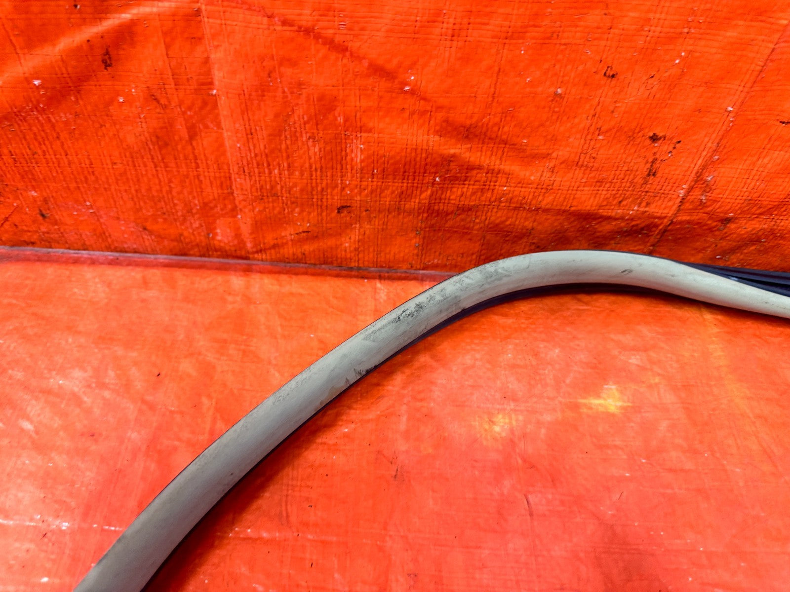 04 08 ACURA TSX   RIGHT REAR   DOOR TO CHASSIS WEATHER STRIP OPEN TRIM OEM #3047