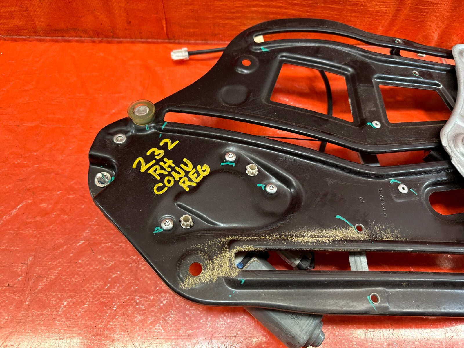09 15 INFINITI G37 CONVERTIBLE RIGHT REAR QUARTER GLASS WINDOW REGULATOR OEM 2325