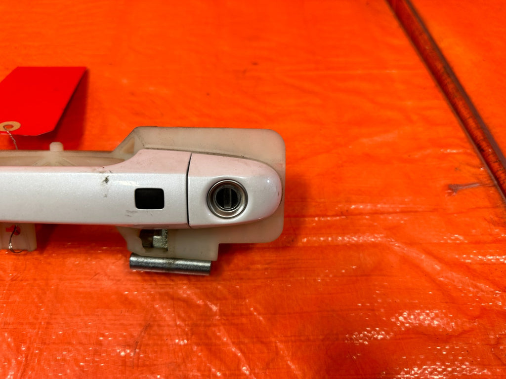 14 16 HYUNDAI GENESIS COUPE   LEFT EXTERIOR DOOR HANDLE   W/ SMART KEY   OEM 3021