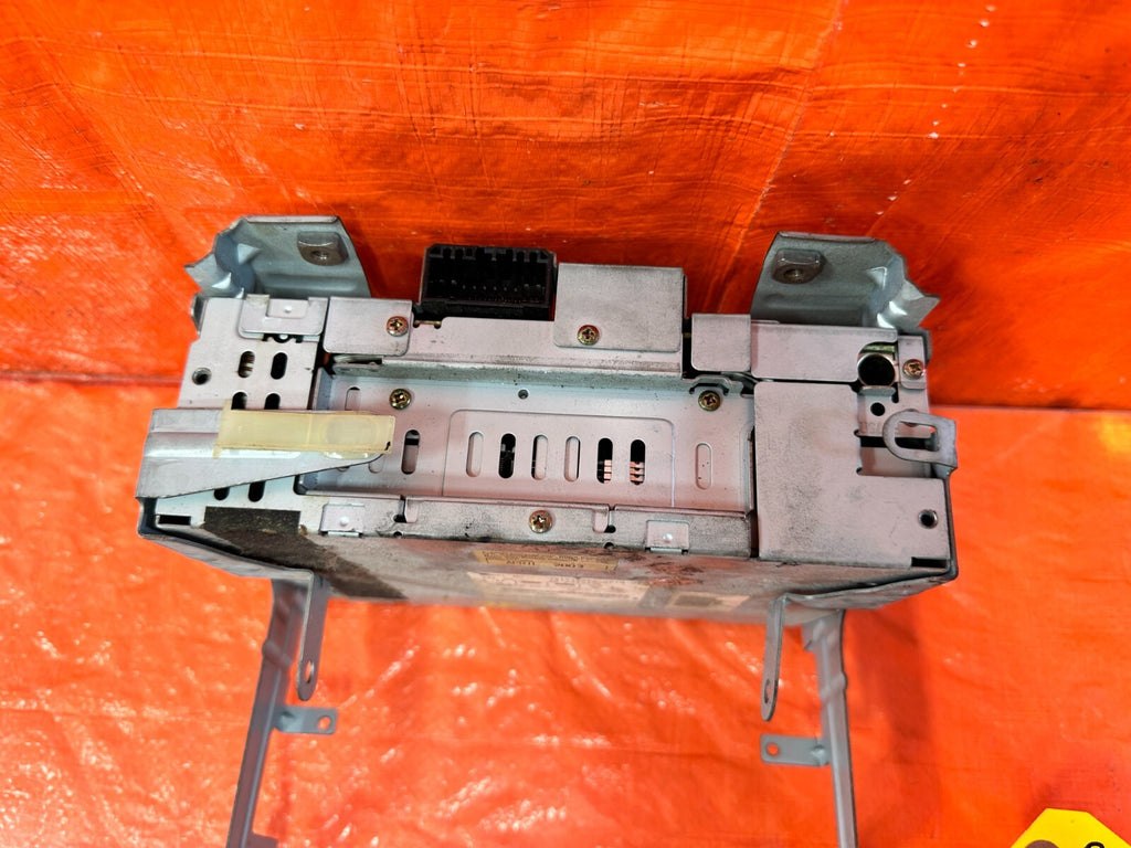 04 05 ACURA TSX   AM FM RADIO STEREO CD PLAYER RECEIVER   39101 SEC A51 OEM 2913
