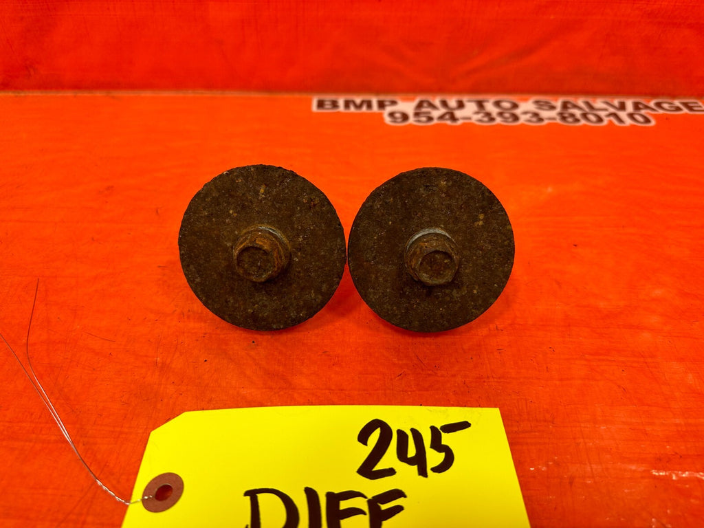 08 15 INFINITI G37 & Q60 2D COUPE   REAR DIFFERENTIAL COLLAR MOUNTING BOLTS 2455
