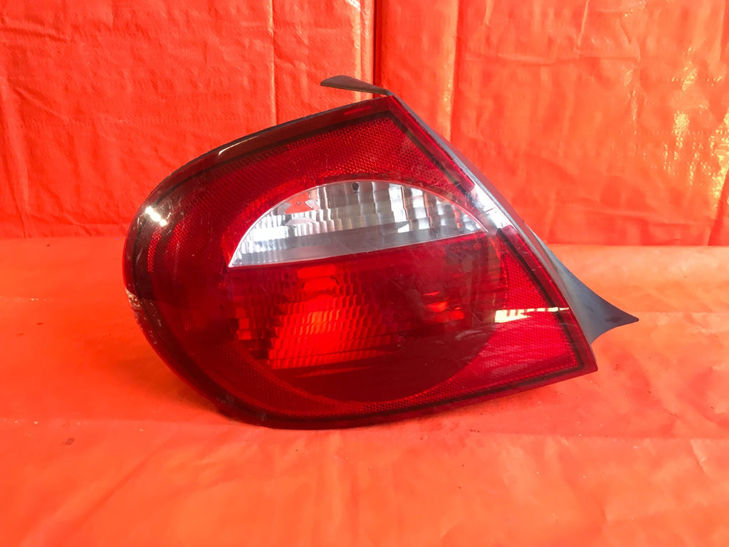 OEM 2004 04 DODGE NEON DRIVER LEFT TAIL LIGHT LAMP L LH0