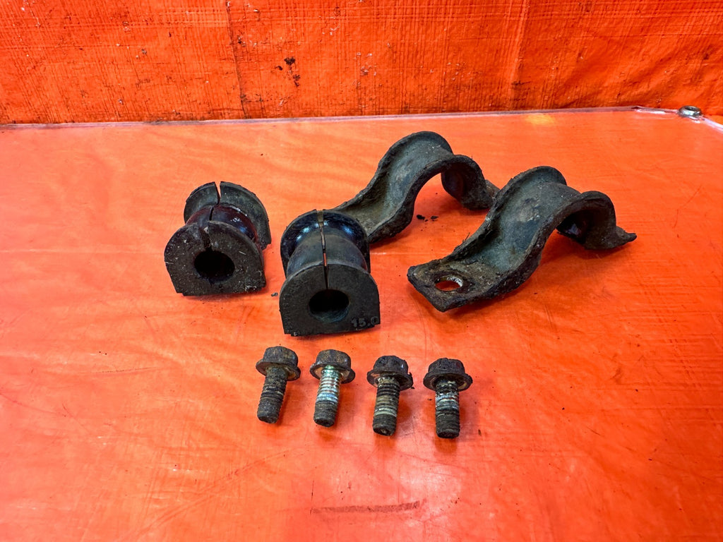 02 05 HONDA CIVIC SI EP3 HATCH REAR SWAY BAR MOUNTING BRACKET & BUSHINGS OEM 3083