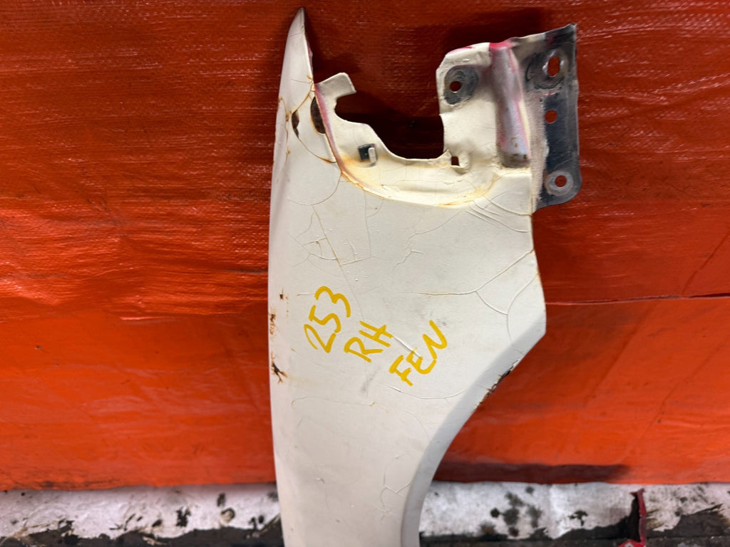 90 91 HONDA CIVIC HATCHBACK   FENDER   PASSENGER RIGHT SIDE FENDER   OEM 3257