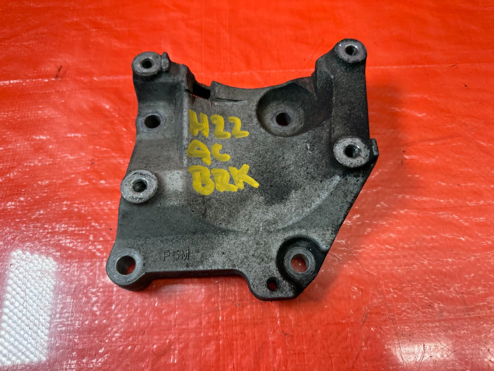 97 01 HONDA PRELUDE BASE & SH   H22A4 HVAC AC MOUNTING BRACKET OEM FACTORY #H224