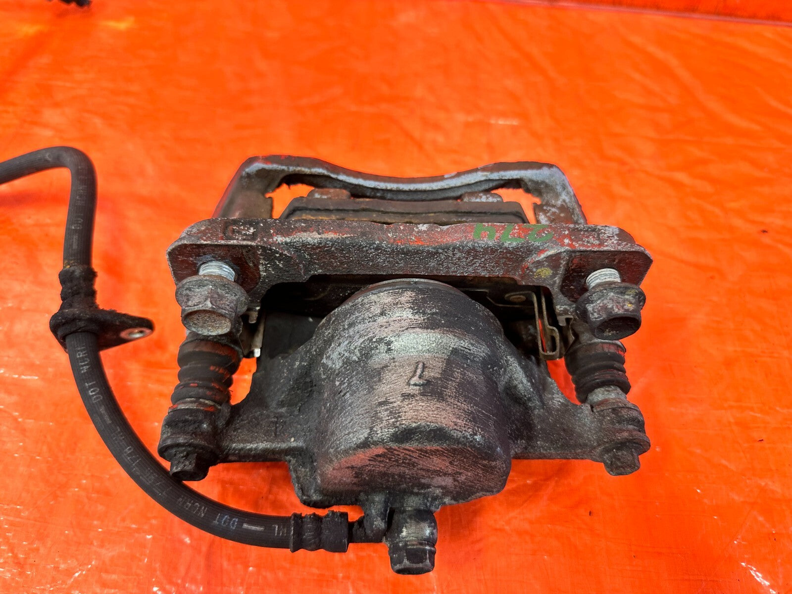 94 95 ACURA INTEGRA   PASSENGER RIGHT FRONT BRAKE CALIPER   OEM FACTORY 2743