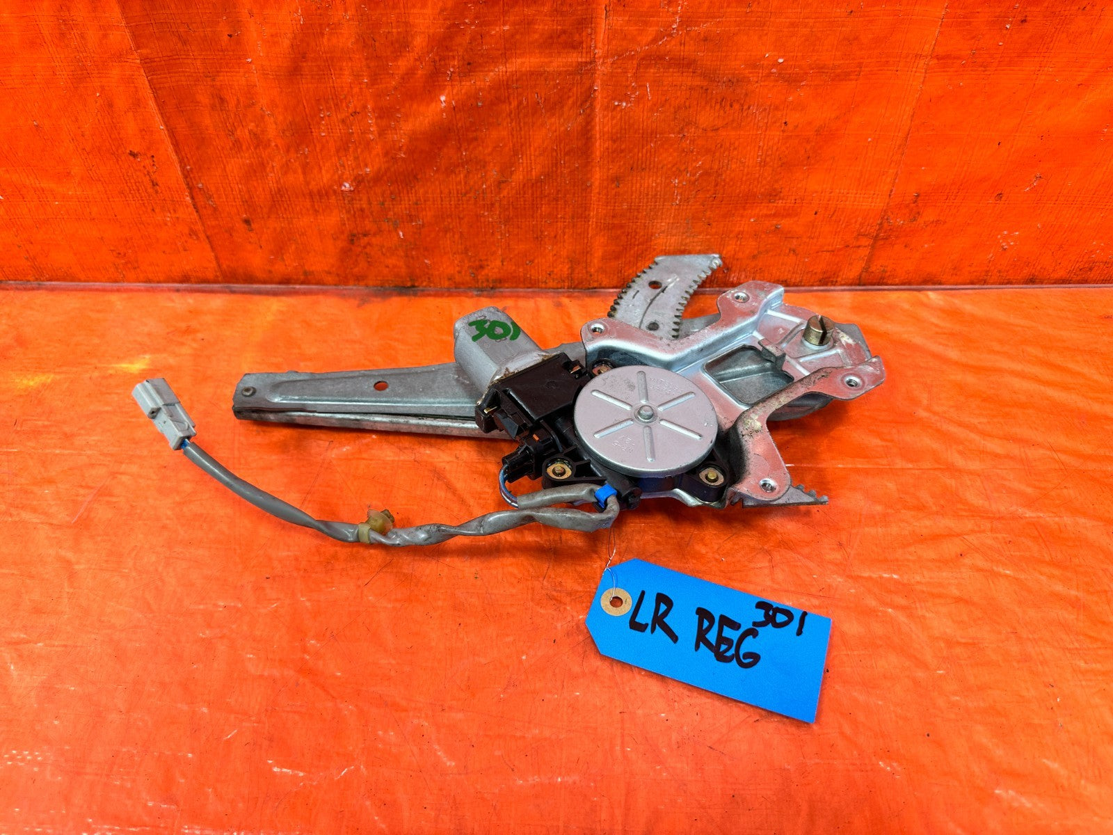 97 01 HONDA CR V DRV   DRIVER LEFT REAR   WINDOW REGULATOR W/ MOTOR   OEM 3010