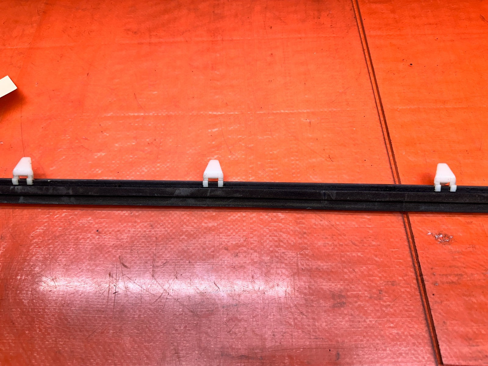 97 01 HONDA PRELUDE 2.2L DRIVER LEFT FRONT DOOR WINDOW GLASS TRIM MOLDING OEM #310
