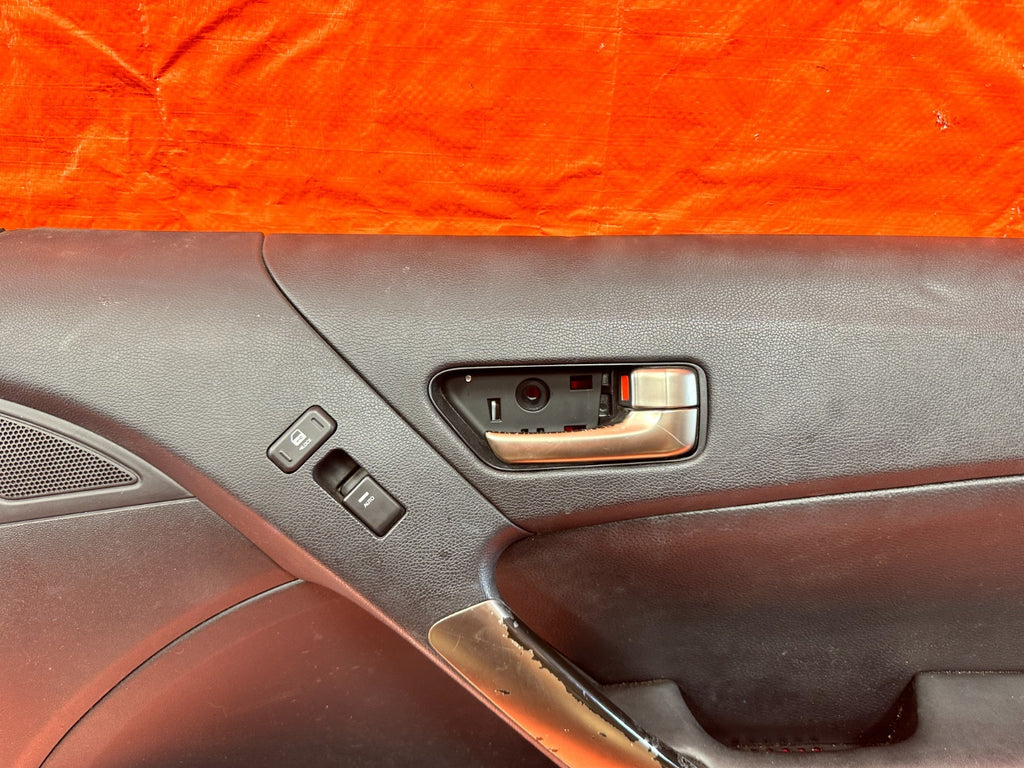 13 16 HYUNDAI GENESIS COUPE   R SPEC   LEFT AND RIGHT DOOR PANELS CARDS LINERS5