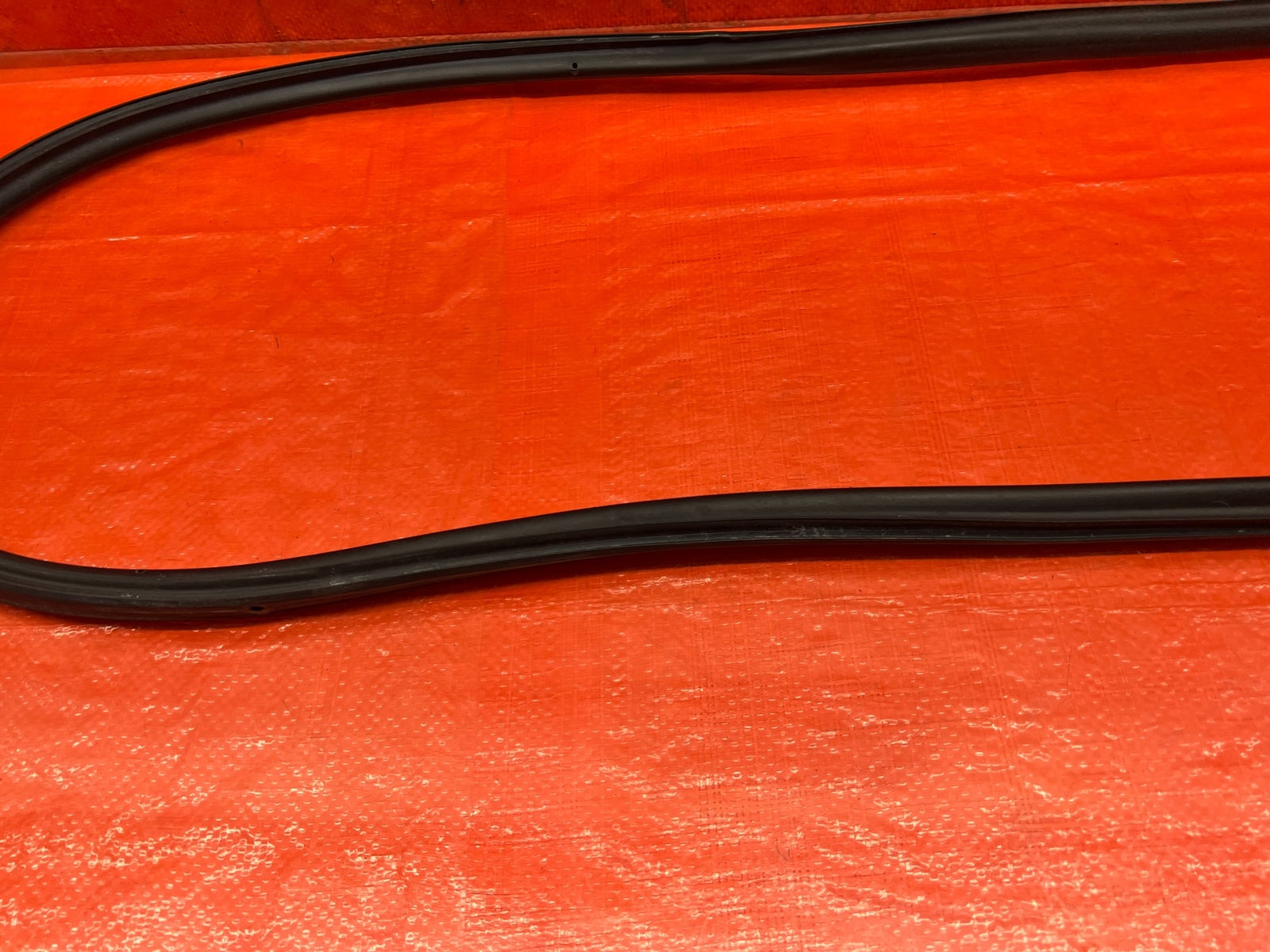 08 15 INFINITI G37 & Q60   RIGHT DOOR   LOWER WEATHER STRIP SEAL OEM #20711