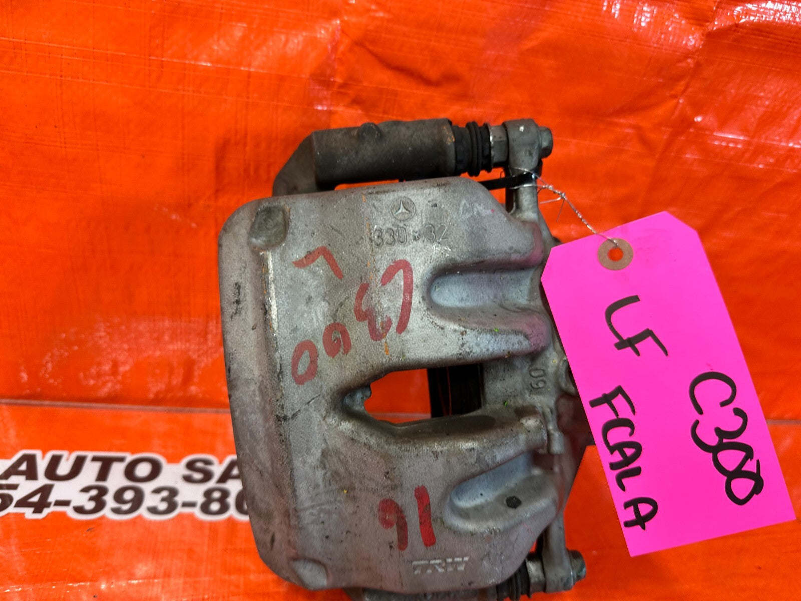 15 20 MERCEDES BENZ   W205   C300   NON SPORT   LEFT FRONT BRAKE CALIPER OEM3