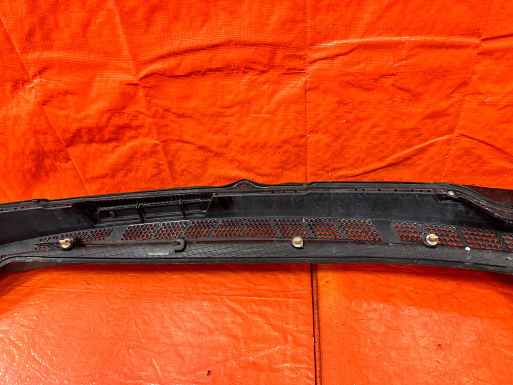 06 11 CIVIC 4D SEDAN   CENTER WINDSHIELD WIPER COWL TRIM PLASTIC OE OEM FA5 FLAW13
