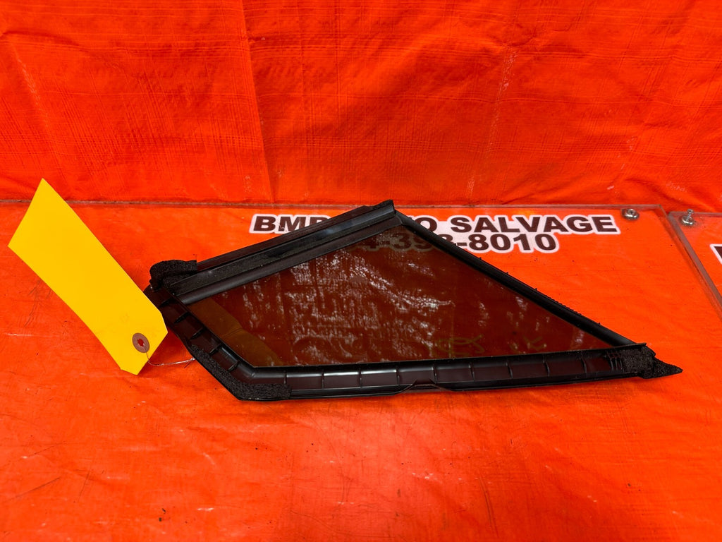 15 21 SUBARU WRX & STI DRIVER LEFT FRONT   DOOR VENT GLASS   OEM #1827