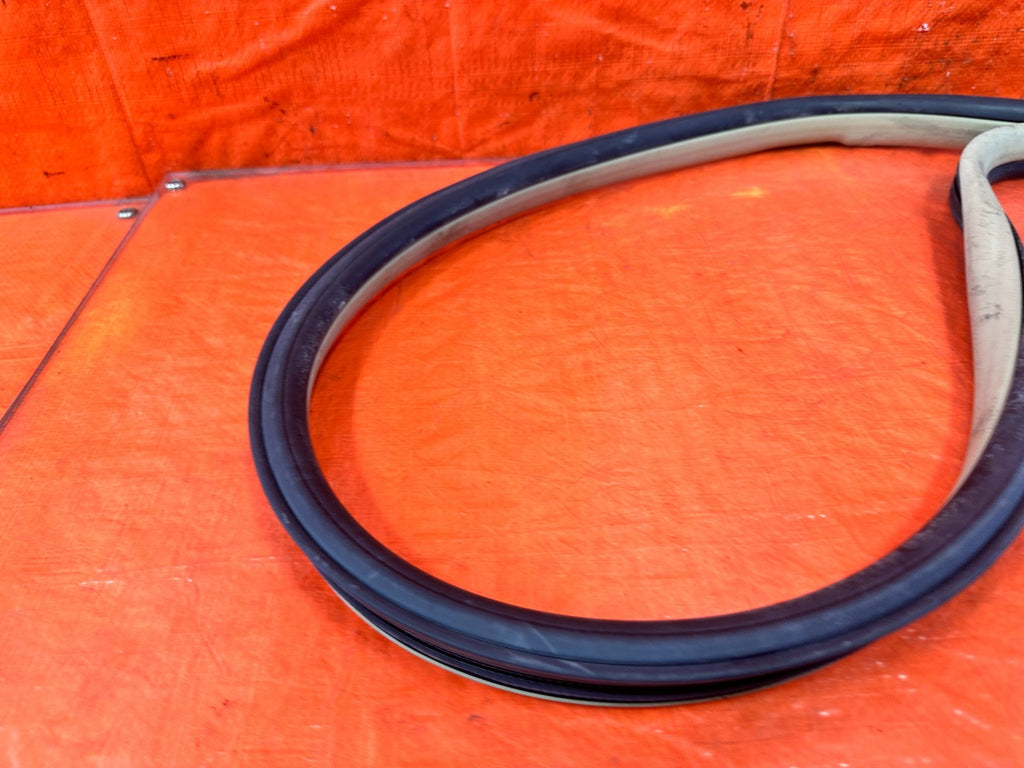 04 08 ACURA TSX   RIGHT FRONT DOOR TO CHASSIS WEATHER STRIP OPEN TRIM OEM #3048