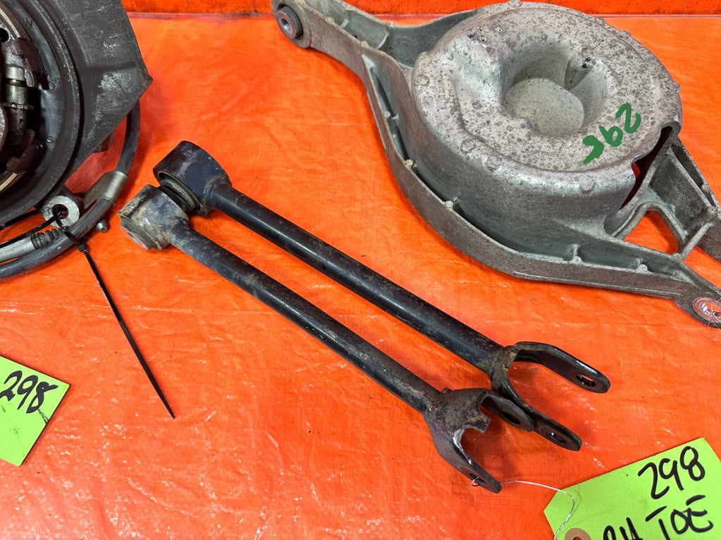 03 07 INFINITI G35 COUPE RIGHT REAR SPINDLE KNUCKLE HUB W/ ALL CONTROL ARMS 2984