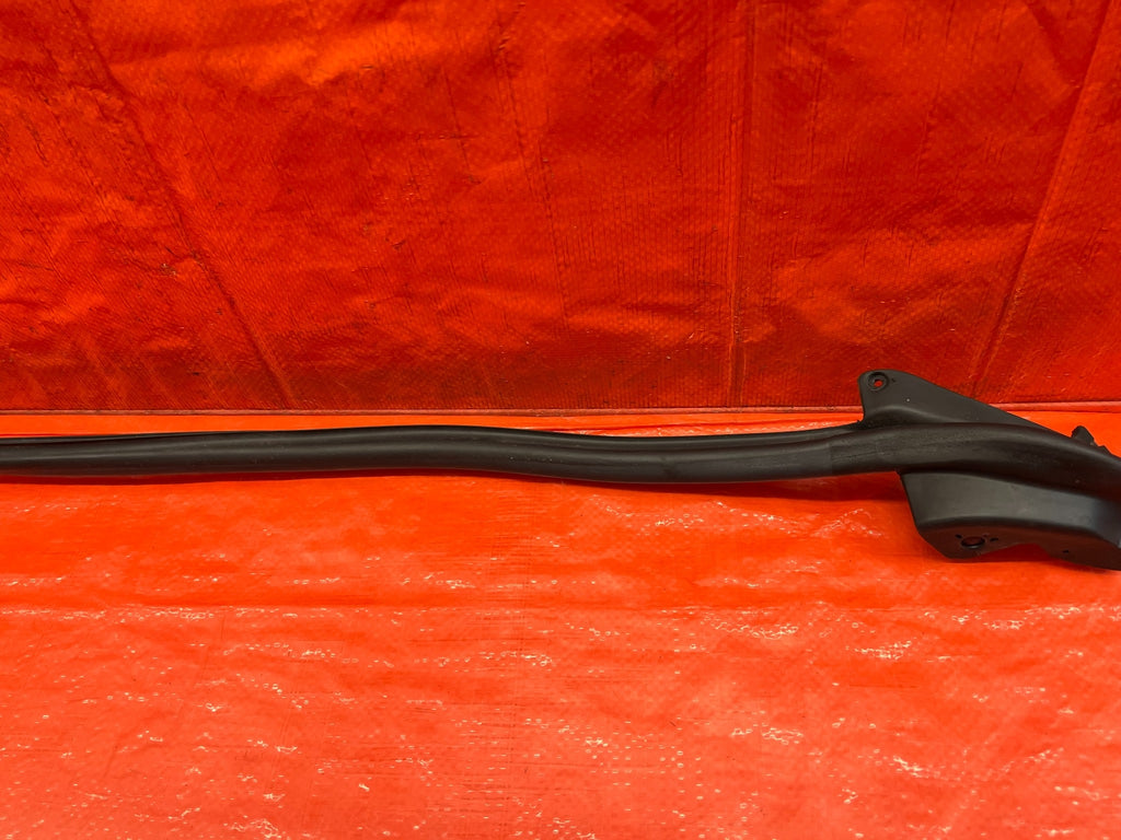 08 15 INFINITI G37 & Q60   RIGHT DOOR   LOWER WEATHER STRIP SEAL OEM #2077