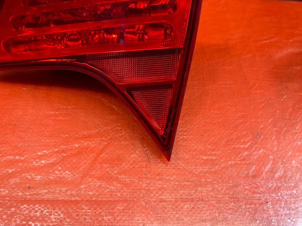 06 08 HONDA CIVIC SEDAN   PASSENGER RIGHT INNER TRUNK TAIL LIGHT LAMP   OEM #2033