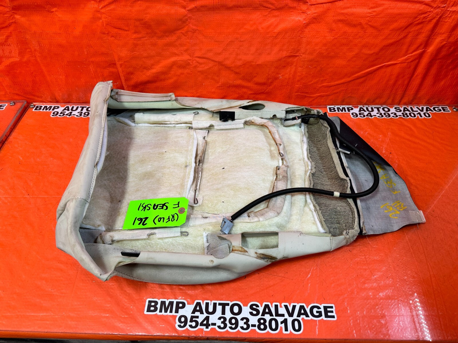 02 10 LEXUS SC430   PASSENGER RIGHT FRONT LOWER SEAT COVER SKIN   ECRU   OEM 26113