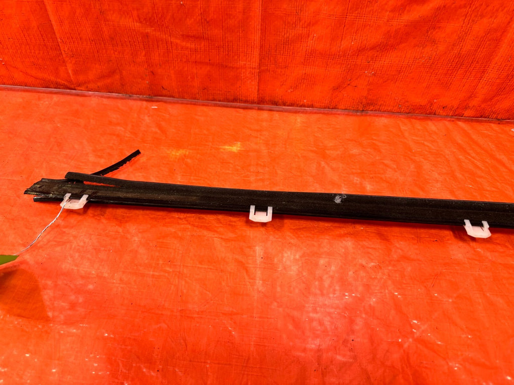 09 14 ACURA TSX   LEFT REAR EXTERIOR WINDOW GLASS TRIM BELT MOLDING   OEM #2797