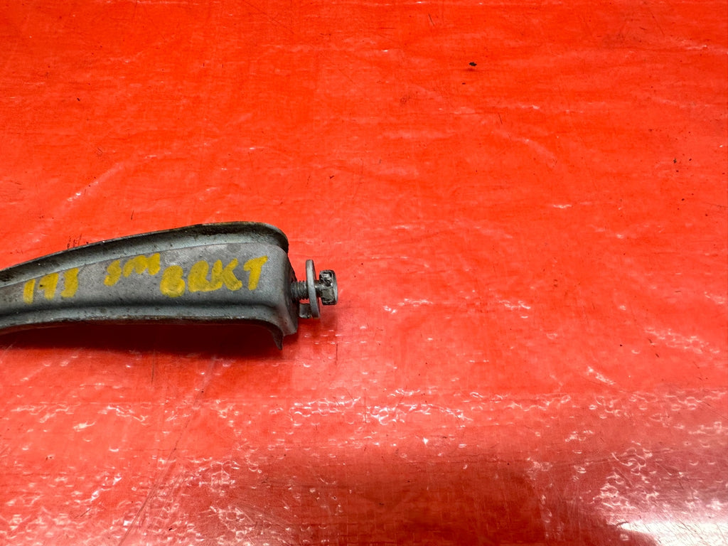 95 98 HONDA ODYSSEY   LEFT / RIGHT   FENDER STIFFENER BRACKET RETAINER OEM 193 14
