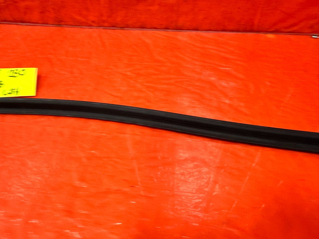 02 06 ACURA RSX   PASSENGER RIGHT FRONT DOOR GLASS SUB SEAL   OEM #2803