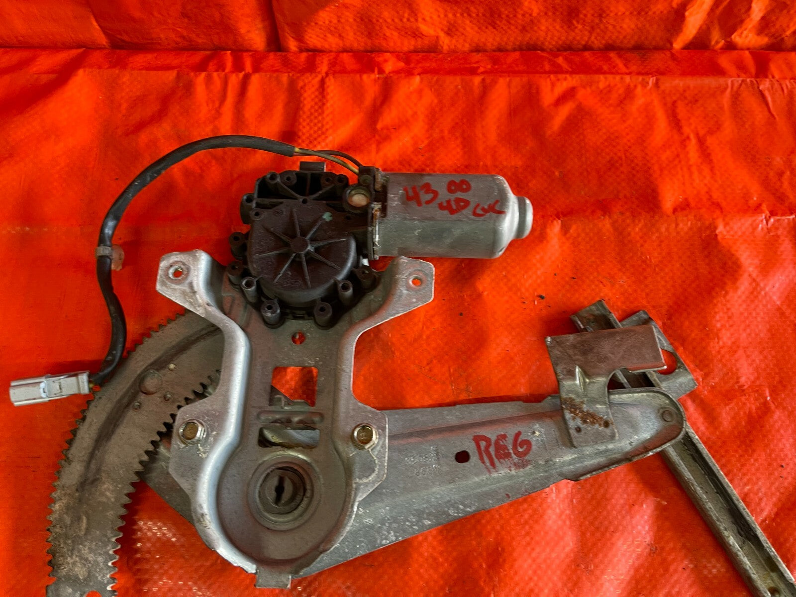 96 00 HONDA CIVIC 4D SEDAN   DRIVER LEFT REAR   WINDOW REGULATOR W/ MOTOR   OEM6
