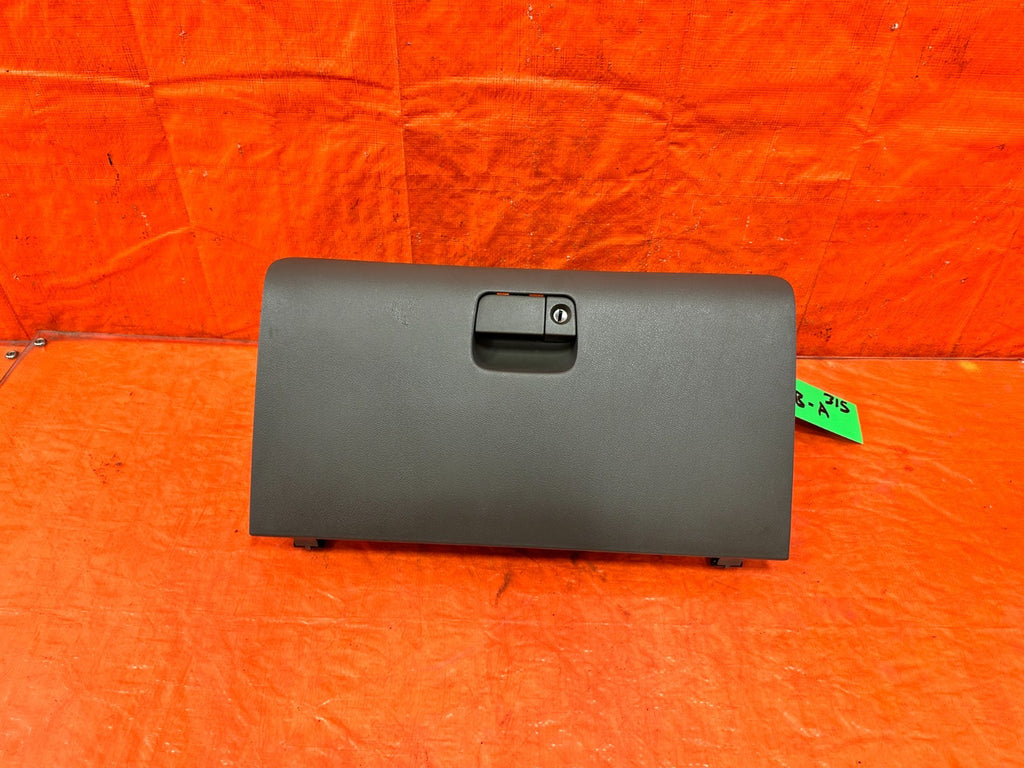 02 06 ACURA RSX   GLOVE BOX   TAN COLOR   LOCK INCLUDED   OEM FACTORY #3150