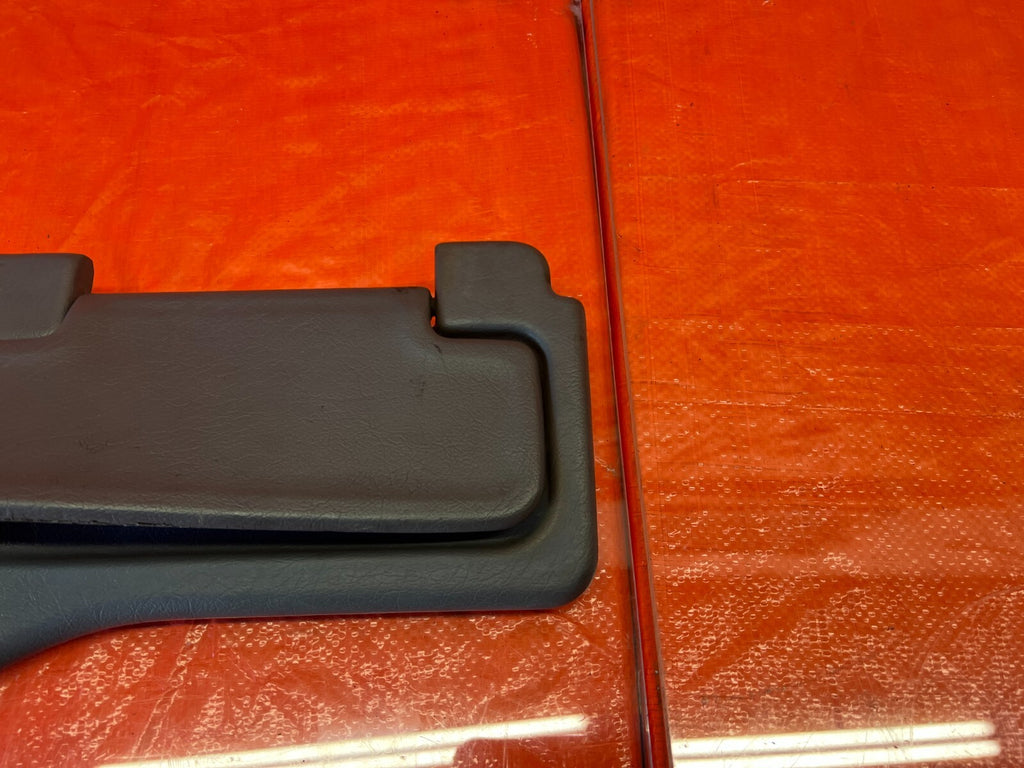 94 95 HONDA DEL SOL   SUN VISOR   PASSENGER RIGHT SIDE   GRAY COLOR   OEM #1264