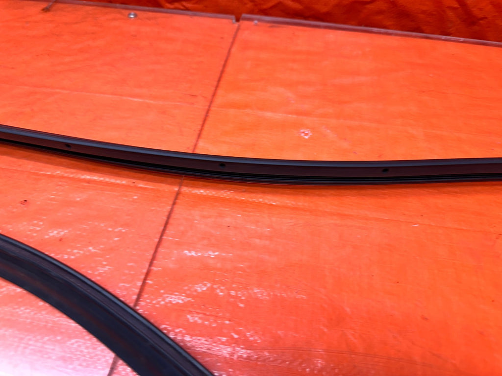 04 08 ACURA TSX LEFT REAR DOOR WINDOW WEATHERSTRIP RUN CHANNEL SEAL OEM 3308