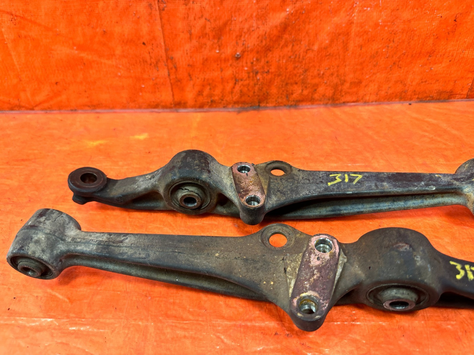 90 91 HONDA CIVIC HATCHBACK   CONTROL ARM SET   LEFT AND RIGHT FRONT LOWER ARMS2