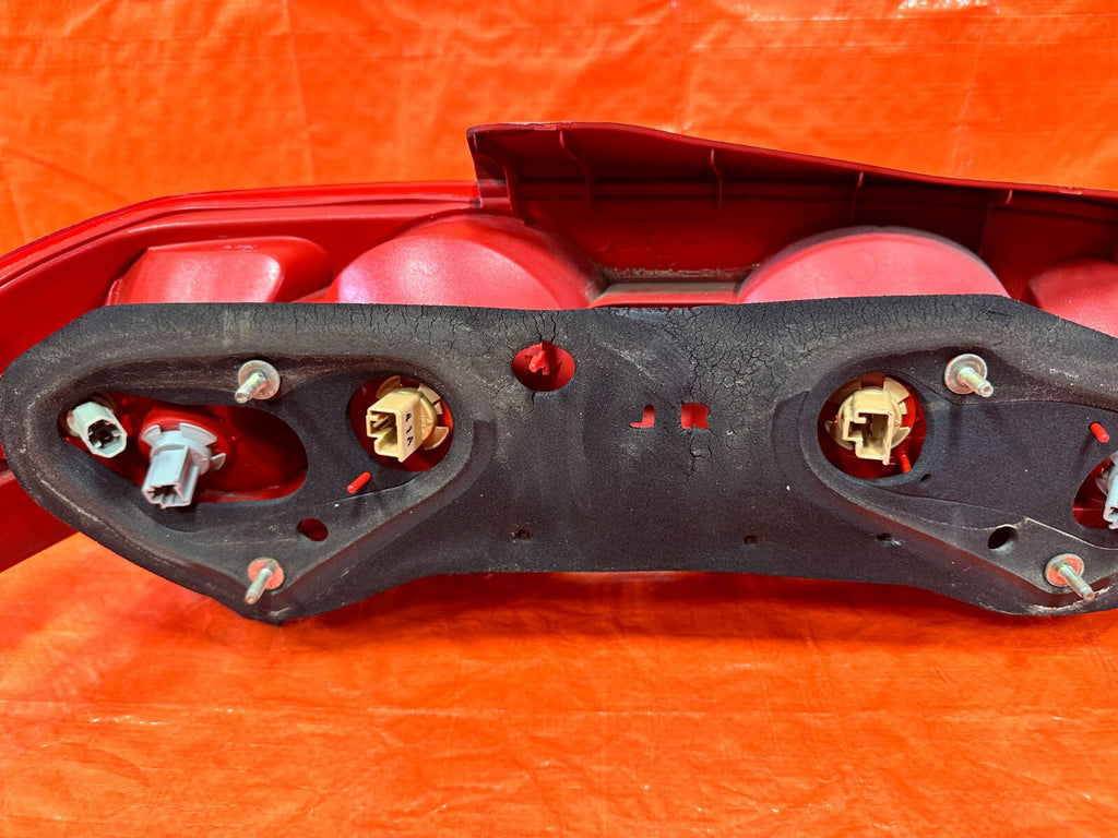 02 04 ACURA RSX   PASSENGER RIGHT TAIL LIGHT LAMP & BRACKET OEM FACTORY   #27120