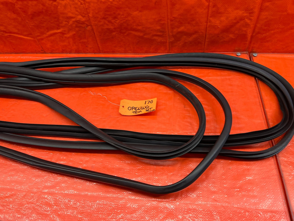 12 21 SUBARU WRX & STI SEDAN  DOOR TO CHASSIS WEATHER STRIP GASKET SET ALL 4 OEM5