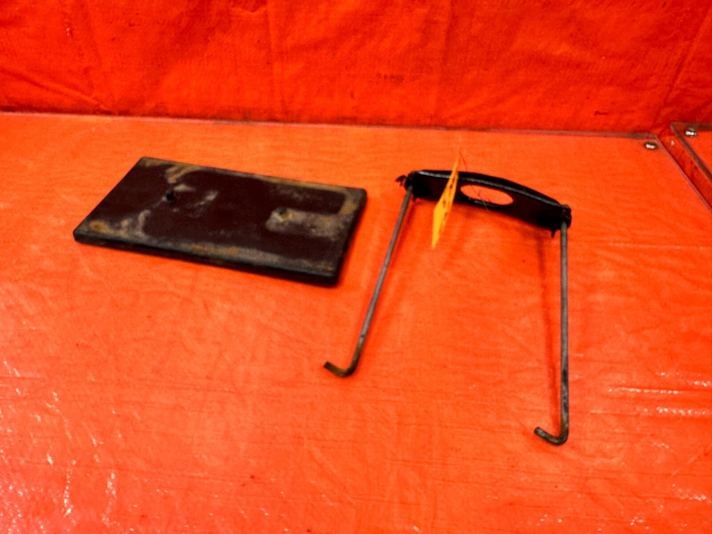 HONDA & ACURA   INTEGRA CIVIC DEL SOL   BATTERY TRAY PLASTIC AND TIE DOWN OEM 974