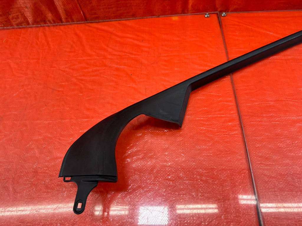 04 08 ACURA TL   PASSENGER RIGHT FRONT   INTERIOR UPPER GLASS DOOR TRIM OEM 2346