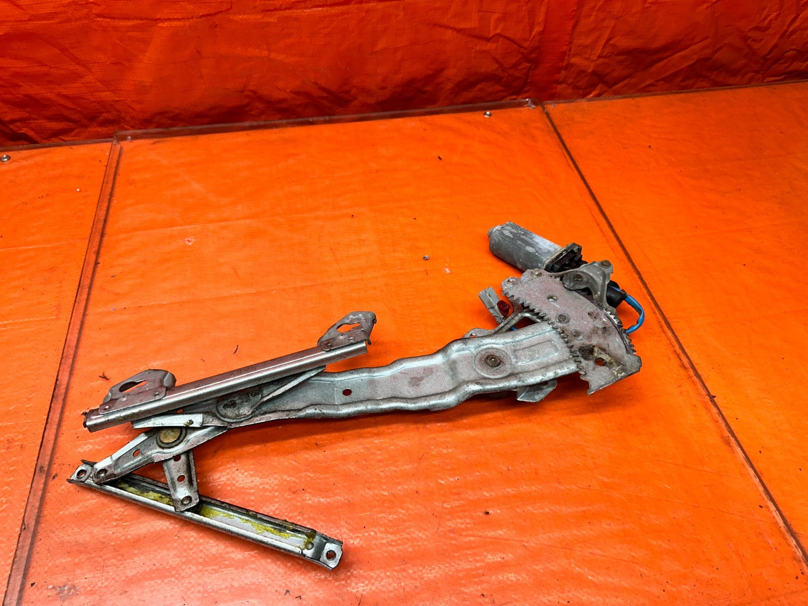 94-01 ACURA INTEGRA 4D RIGHT REAR PASSENGER WINDOW REGULATOR & MOTOR OEM #34119